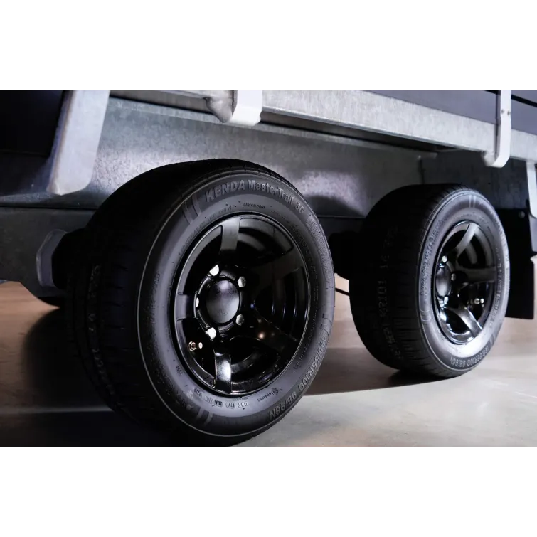 195/55 R10C musta 5x112